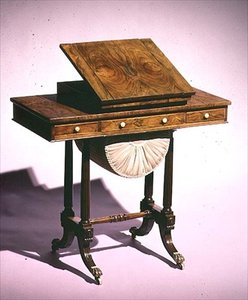 Tavolo da lavoro con leggio e tavola da backgammon, metà XIX secolo